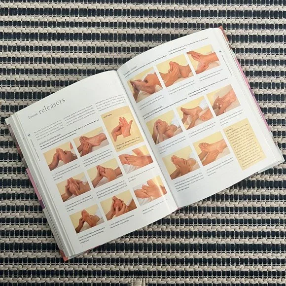 The Illustrated Guide to Massage & Aromatherapy Hardcover Book - Picture 4 of 5